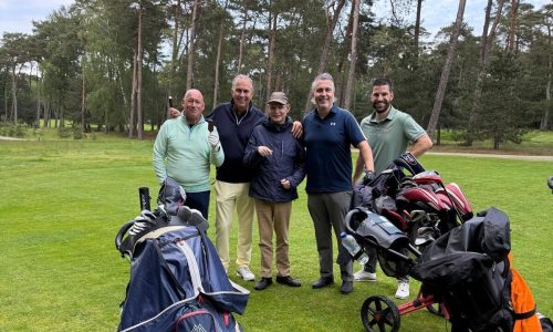 elk team werd door Michael getrakteerd op een ijsje van Het Ijspaleis